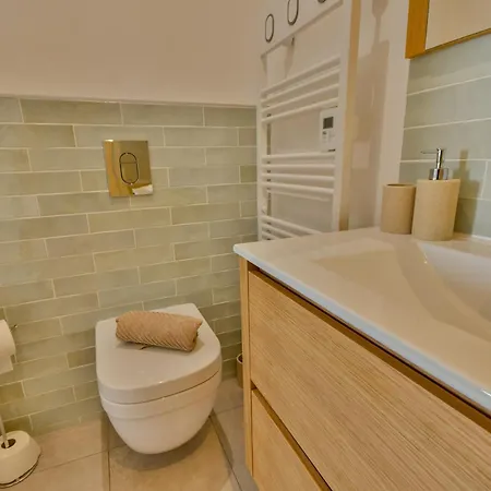 Superb - Cozy 10 Min From Downtown شقة *