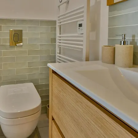 Superb - Cozy 10 Min From Downtown