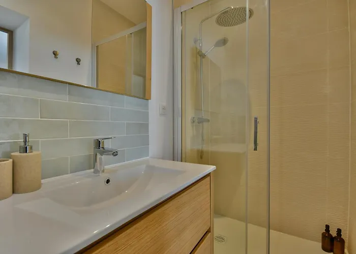 Superb - Cozy 10 Min From Downtown