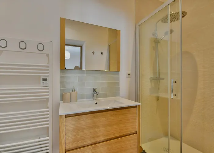 Superb - Cozy 10 Min From Downtown